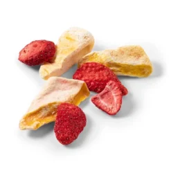 Mango & Strawberry Slices Freeze Dried Fruit Blend - 1oz - Good & Gather™